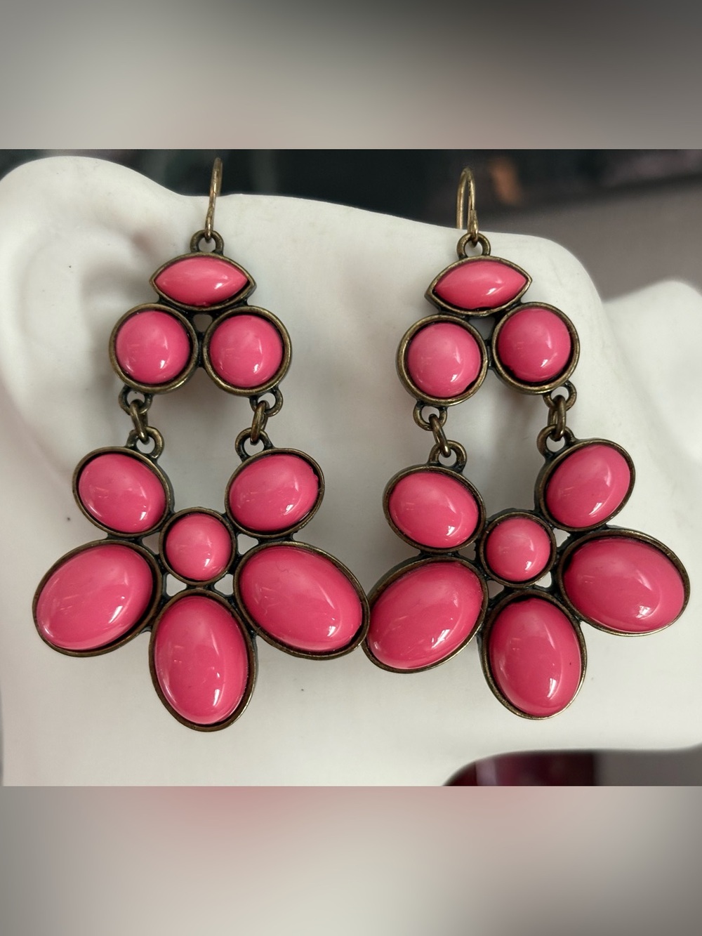 Y2K Hot Pink Statement Dangle Earrings Antique Brass Tone - Picture 12 of 12